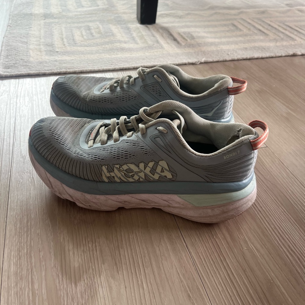 Hoka Bondi 7 Sneakers